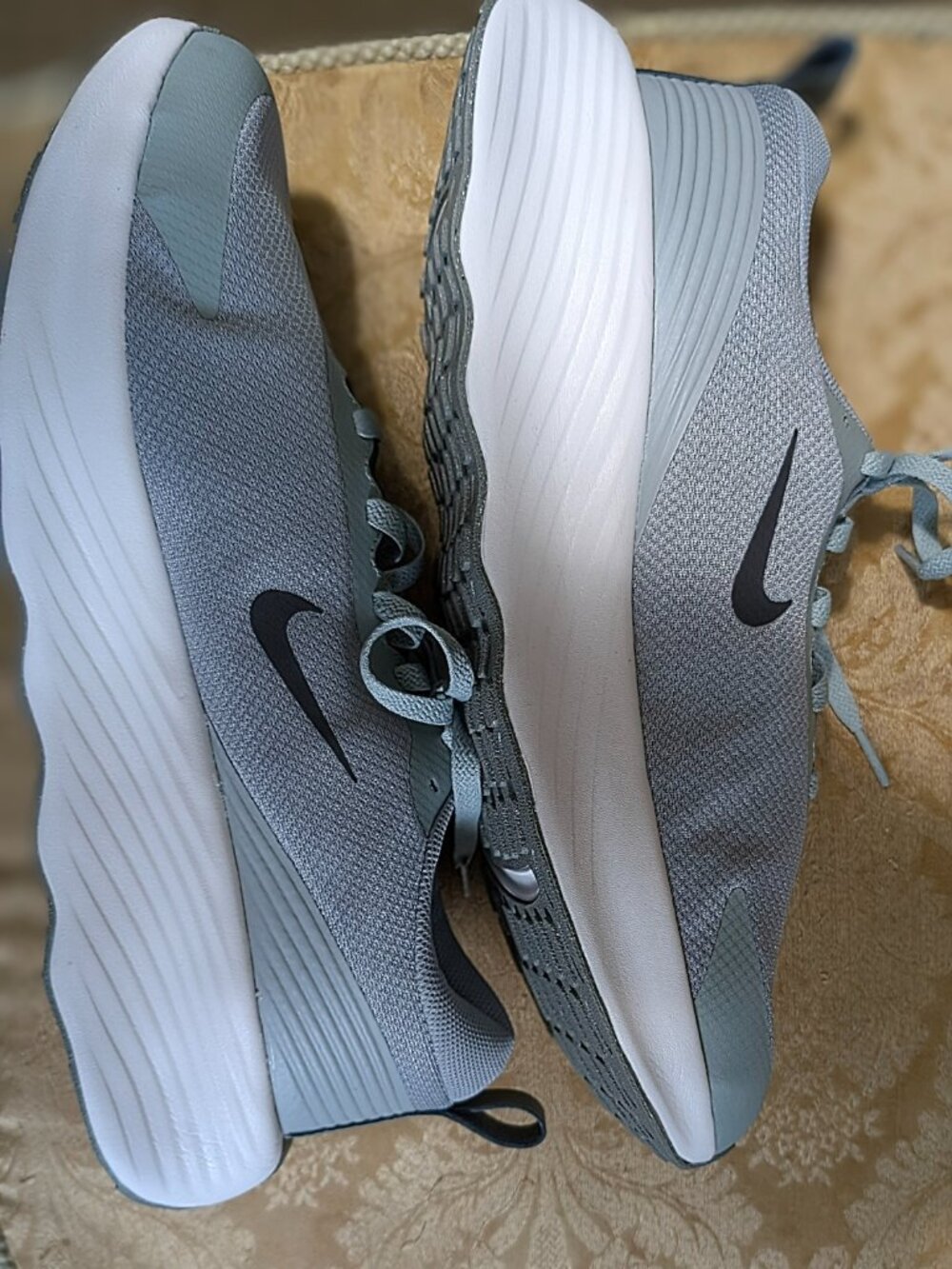 Nike Promina Men's Walking Shoes Size 12.5 NWOT Color: Light Pumice